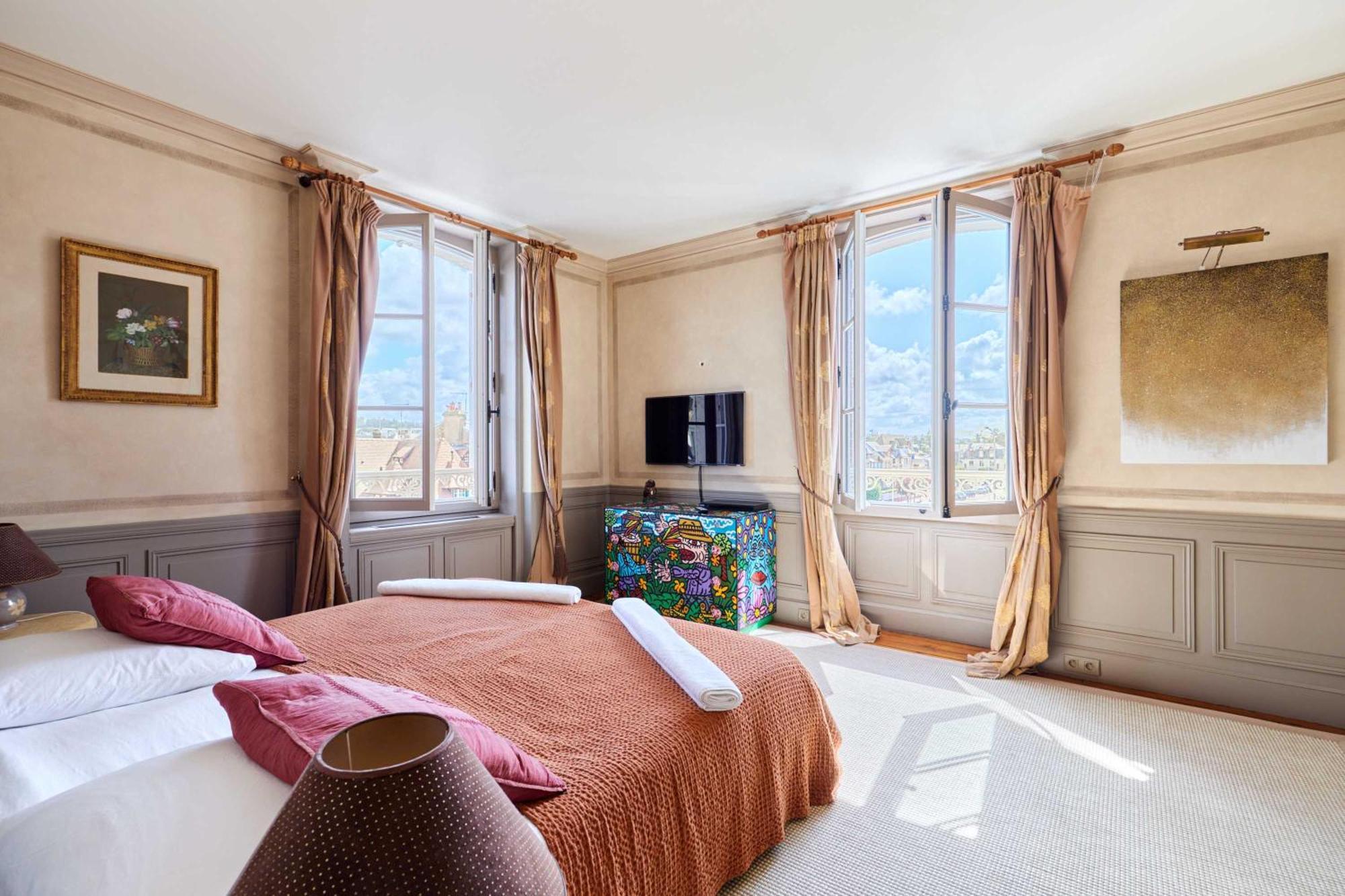 Luxurious 4 Bedroom Duplex, 200M From Place Morny Deauville Esterno foto