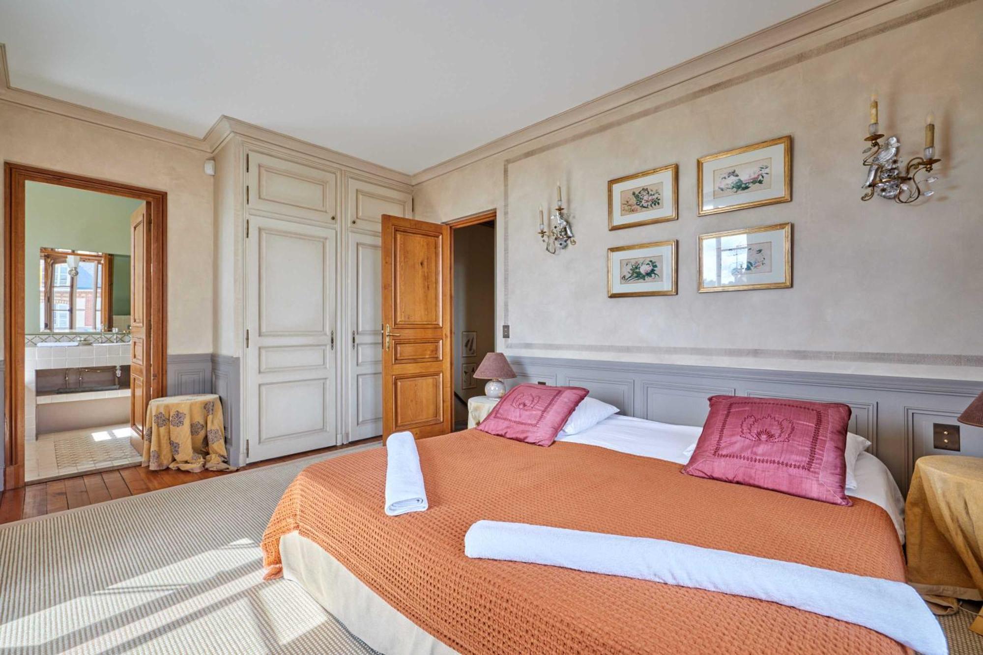 Luxurious 4 Bedroom Duplex, 200M From Place Morny Deauville Esterno foto