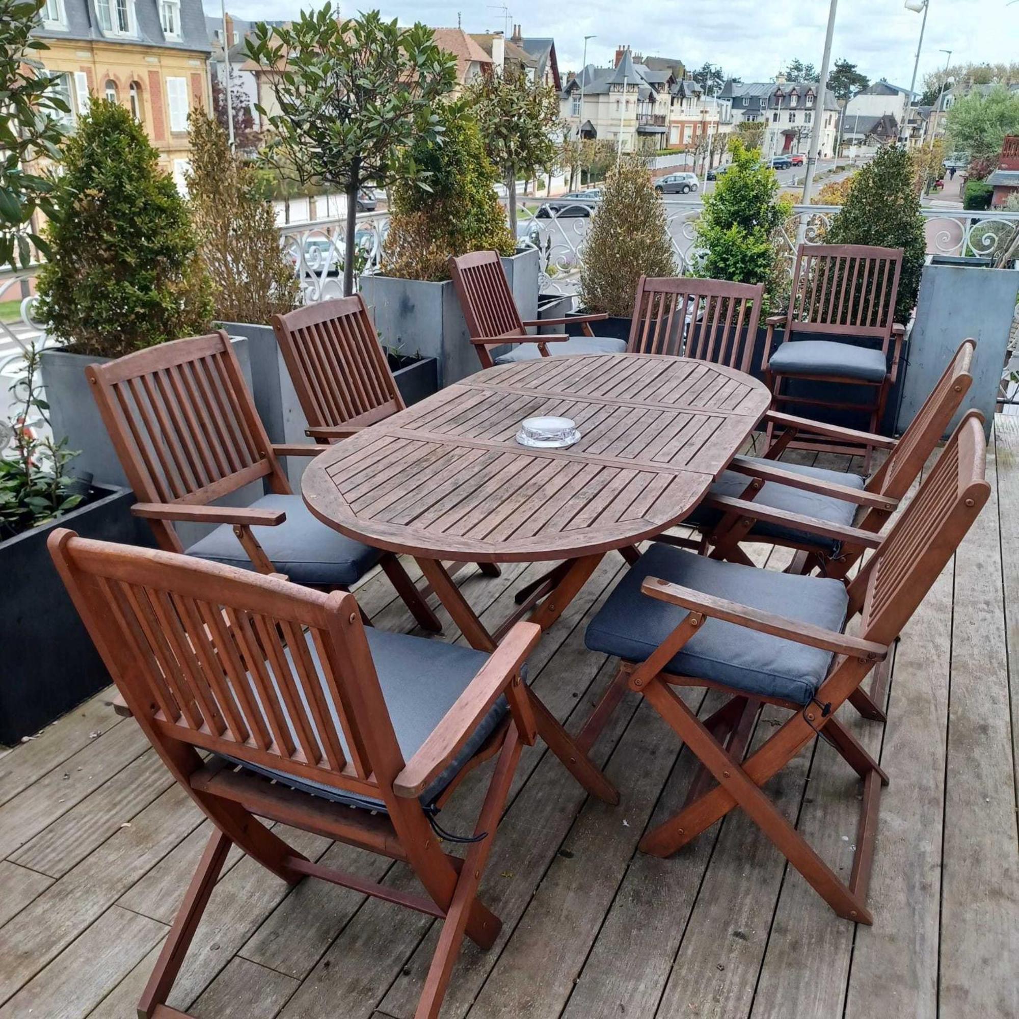 Luxurious 4 Bedroom Duplex, 200M From Place Morny Deauville Esterno foto