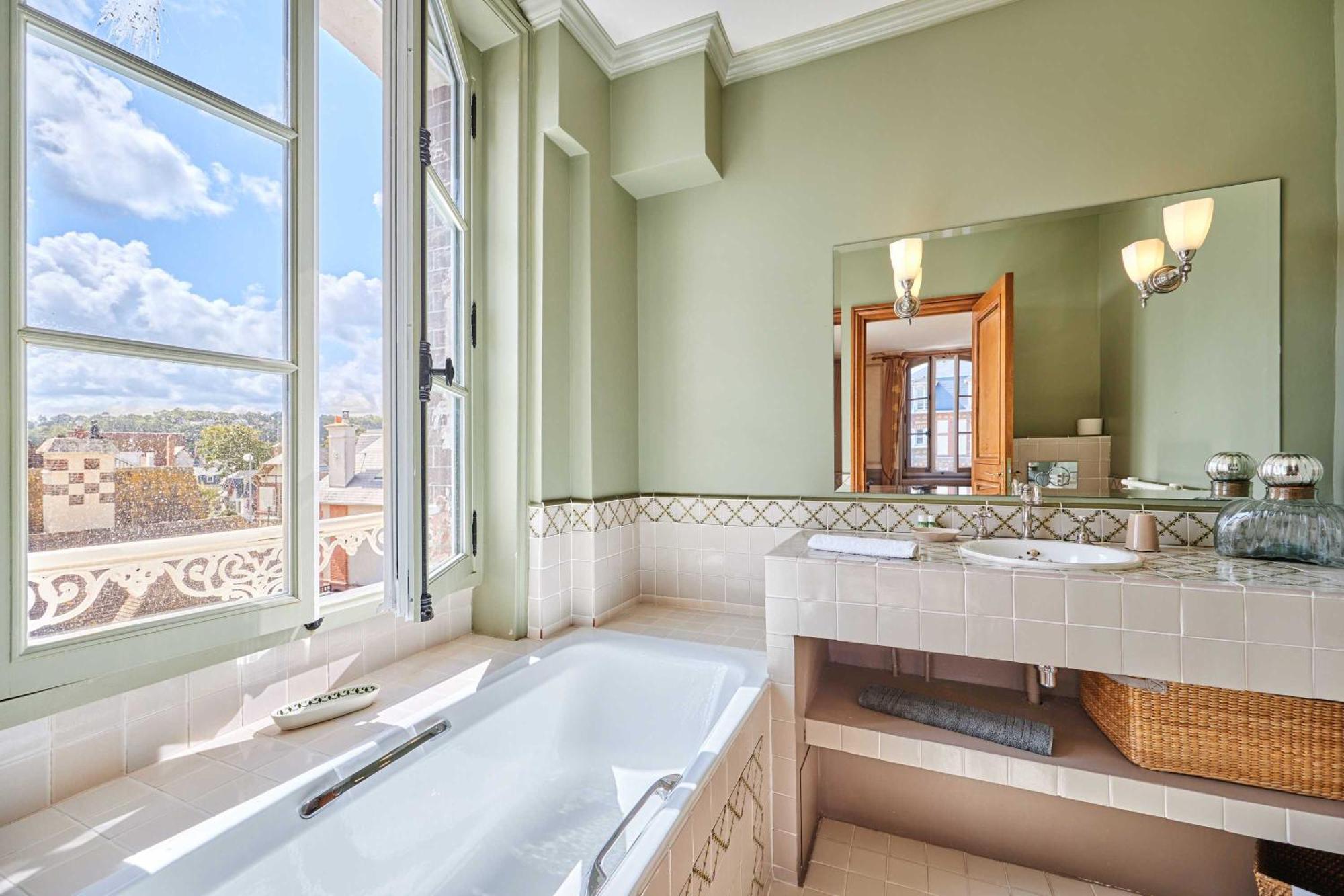 Luxurious 4 Bedroom Duplex, 200M From Place Morny Deauville Esterno foto