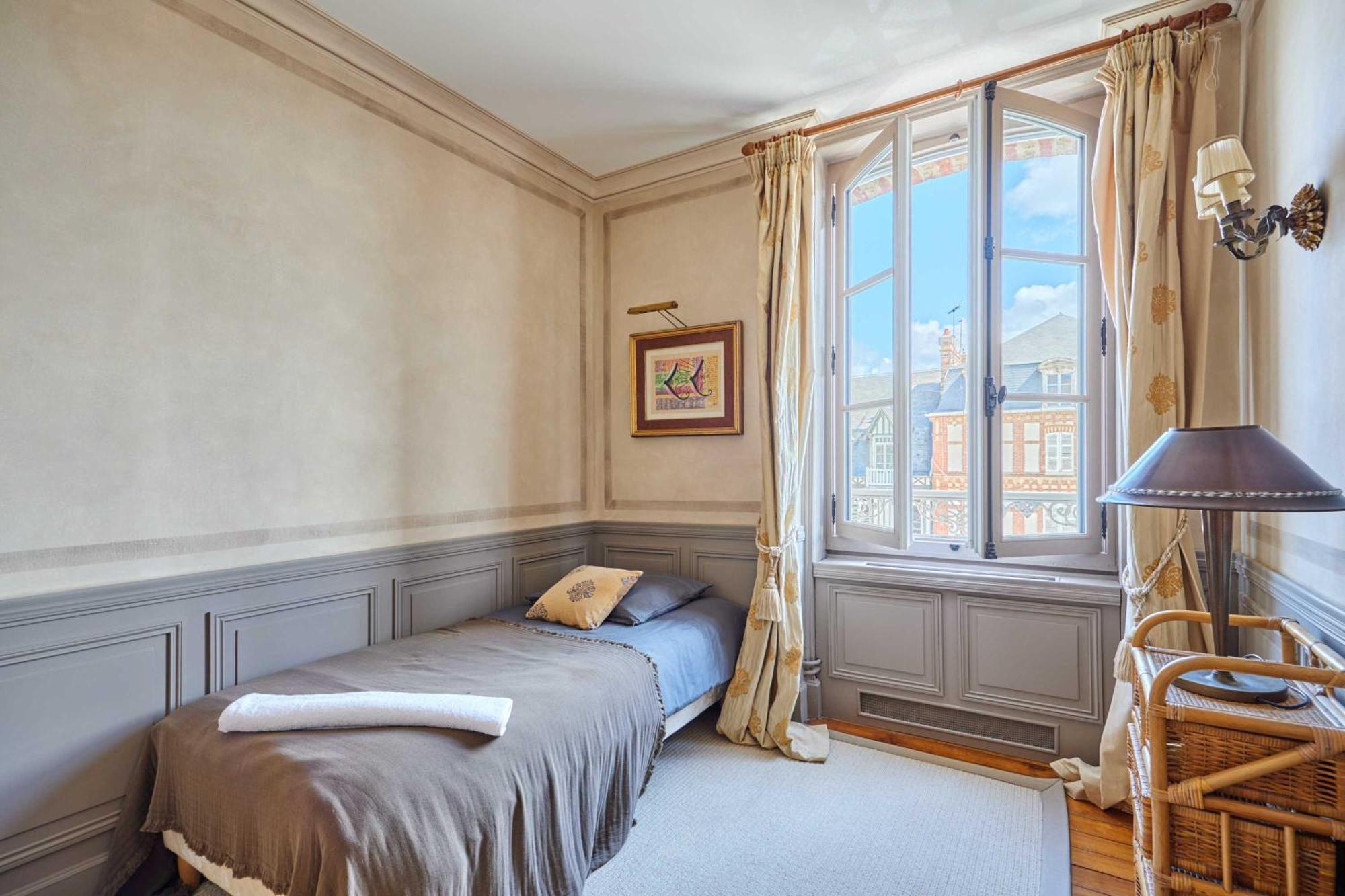 Luxurious 4 Bedroom Duplex, 200M From Place Morny Deauville Esterno foto